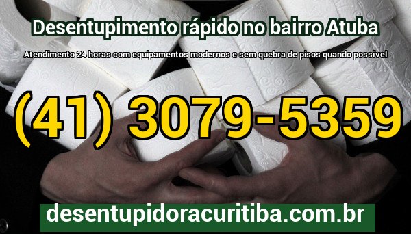 Técnico da Desentupidora Curitiba realizando desentupimento de pia em residência no bairro Atuba, em Curitiba