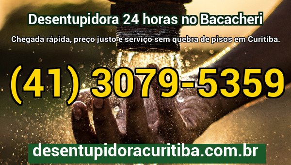 Técnico da Desentupidora Curitiba desentupindo pia de cozinha em residência no bairro Bacacheri com equipamento profissional