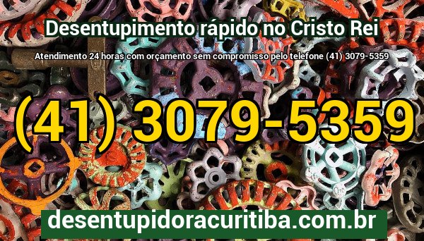 Técnicos da Desentupidora Curitiba atendendo uma emergência de desentupimento no bairro Cristo Rei em Curitiba